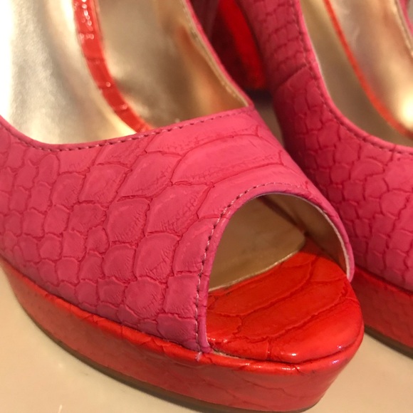 Woman’s Guess platforms pink/coral 8.5m - Picture 3 of 12